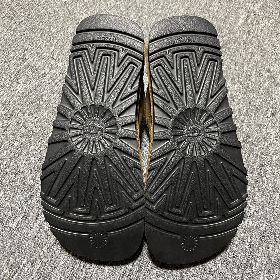 图片[3]-UGG 巴恩风格 复古袋鼠鞋 089-1 来自巴恩风复古美学和都市漫步松弛感，尽显秋日慵懒 穿着袋鼠鞋云游大街小巷 要的就是一种慵懒自在， 文艺复古又不失烟火气息的松弛感 把慢生活，复古元素融合到生活的细节 美拉德配色，鞋带搭配俏皮精怪的珠珠把时尚极限拉满 尺码：36 37 38 39 40-选品中心