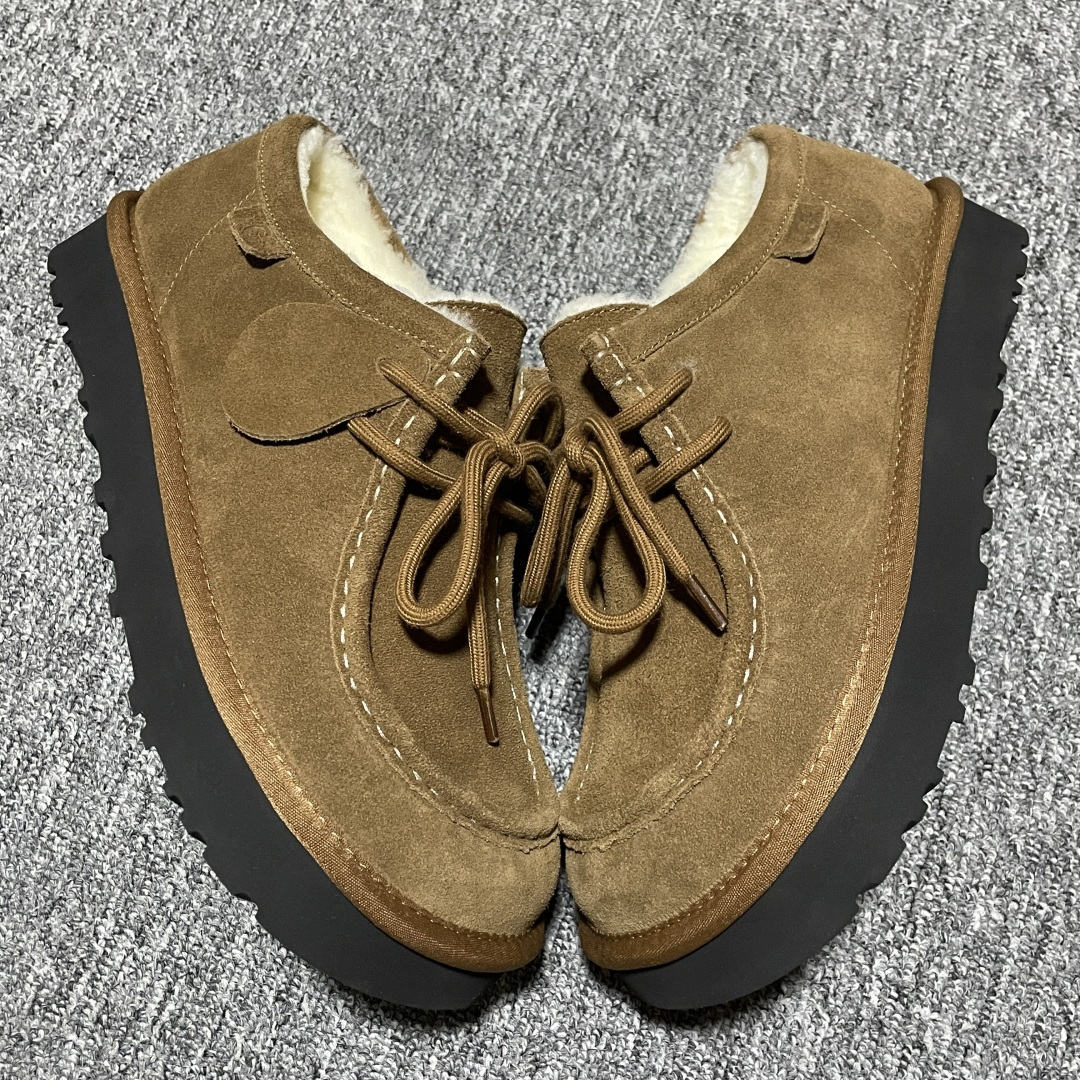 图片[5]-UGG 巴恩风格 复古袋鼠鞋 089-1 来自巴恩风复古美学和都市漫步松弛感，尽显秋日慵懒 穿着袋鼠鞋云游大街小巷 要的就是一种慵懒自在， 文艺复古又不失烟火气息的松弛感 把慢生活，复古元素融合到生活的细节 美拉德配色，鞋带搭配俏皮精怪的珠珠把时尚极限拉满 尺码：36 37 38 39 40-选品中心