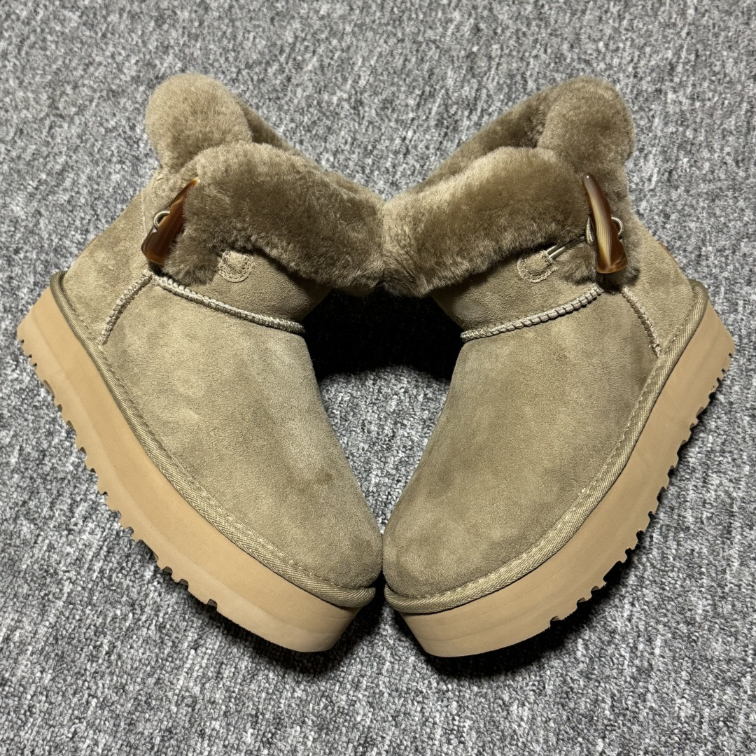 图片[9]-平台外贸专供 UGG Classic Short II 牛角扣 女士雪地靴 1118816 十年品牌制鞋代工厂生产线出品 注重每一处细节 隆丰A级真羊皮毛一体 完全遵循ZP工艺流程打造 尺码：35 36 37 38 39 40-选品中心