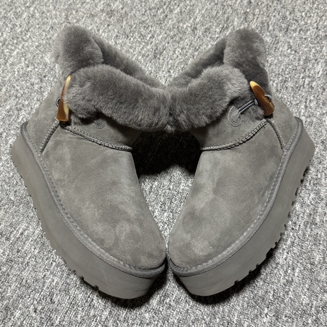 图片[6]-平台外贸专供 UGG Classic Short II 牛角扣 女士雪地靴 1118816 十年品牌制鞋代工厂生产线出品 注重每一处细节 隆丰A级真羊皮毛一体 完全遵循ZP工艺流程打造 尺码：35 36 37 38 39 40-选品中心