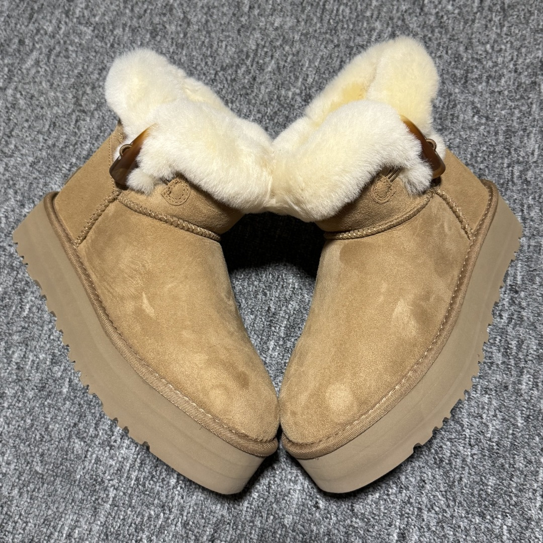 图片[3]-平台外贸专供 UGG Classic Short II 牛角扣 女士雪地靴 1118816 十年品牌制鞋代工厂生产线出品 注重每一处细节 隆丰A级真羊皮毛一体 完全遵循ZP工艺流程打造 尺码：35 36 37 38 39 40-选品中心