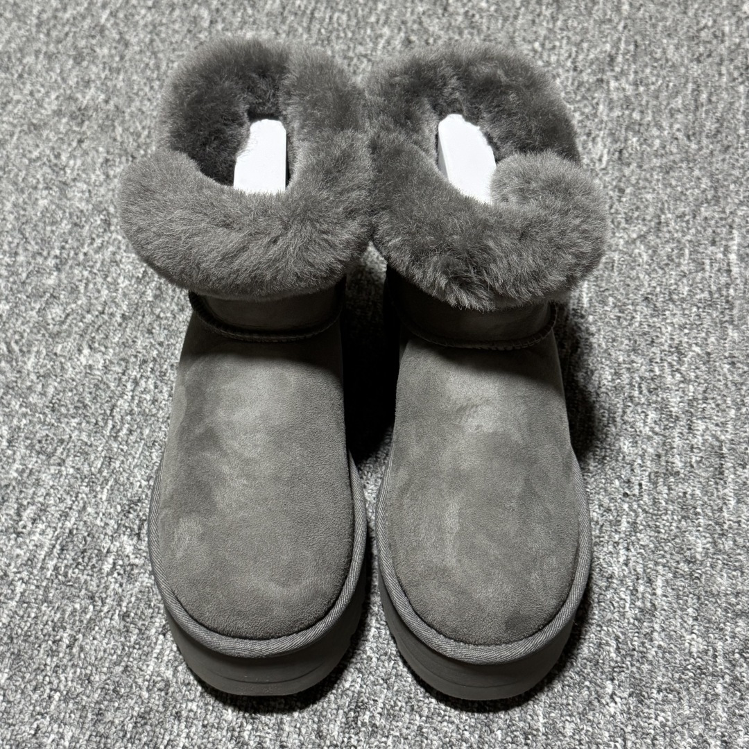 图片[4]-平台外贸专供 UGG Classic Short II 牛角扣 女士雪地靴 1118816 十年品牌制鞋代工厂生产线出品 注重每一处细节 隆丰A级真羊皮毛一体 完全遵循ZP工艺流程打造 尺码：35 36 37 38 39 40-选品中心