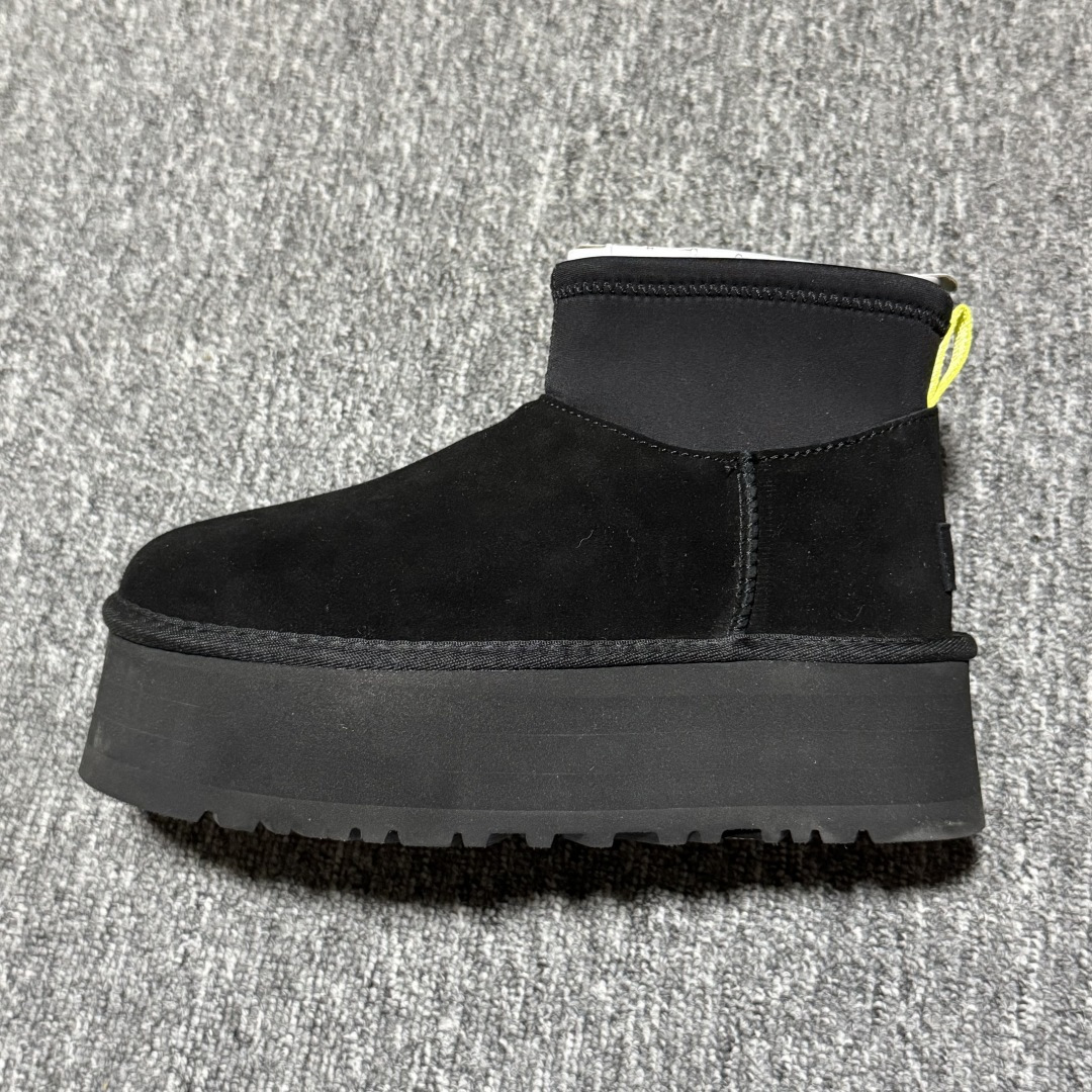 图片[5]-平台外贸专供 UGG Classic 女士雪地靴 1168170 十年品牌制鞋代工厂生产线出品 注重每一处细节 隆丰A级真羊皮毛一体 完全遵循ZP工艺流程打造 尺码：35 36 37 38 39 40-选品中心