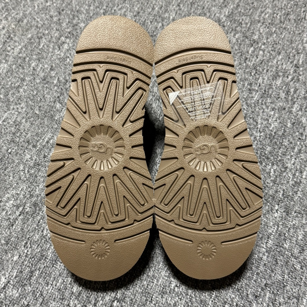 图片[3]-平台外贸专供 UGG Classic 女士雪地靴 1168170 十年品牌制鞋代工厂生产线出品 注重每一处细节 隆丰A级真羊皮毛一体 完全遵循ZP工艺流程打造 尺码：35 36 37 38 39 40-选品中心