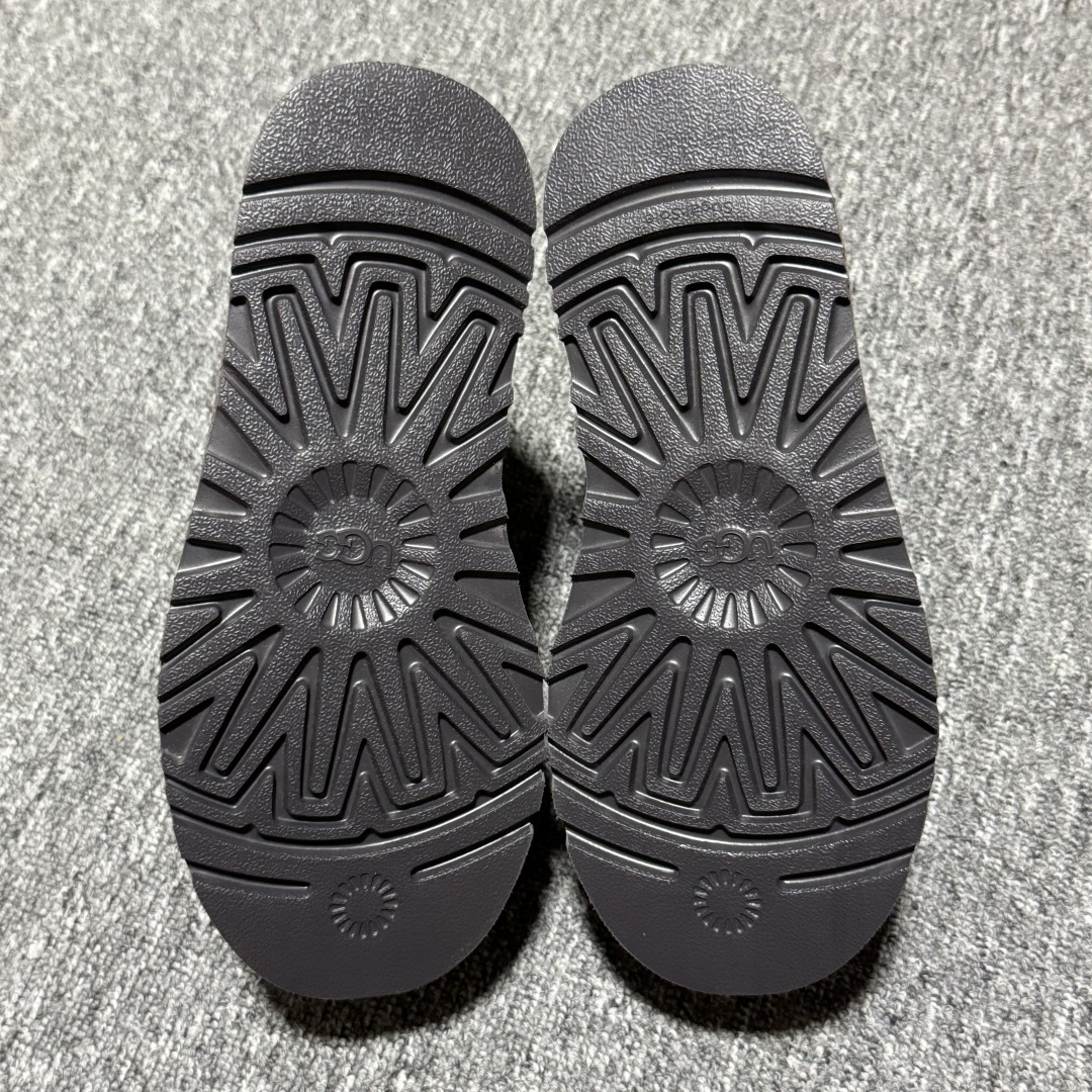 图片[9]-平台外贸专供 UGG Classic 女士雪地靴 1168170 十年品牌制鞋代工厂生产线出品 注重每一处细节 隆丰A级真羊皮毛一体 完全遵循ZP工艺流程打造 尺码：35 36 37 38 39 40-选品中心