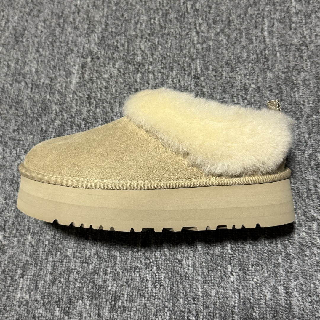 图片[2]-平台外贸专供 UGG Classic 女士雪地靴 1171393 十年品牌制鞋代工厂生产线出品 注重每一处细节 隆丰A级真羊皮毛一体 完全遵循ZP工艺流程打造 尺码：35 36 37 38 39 40-选品中心