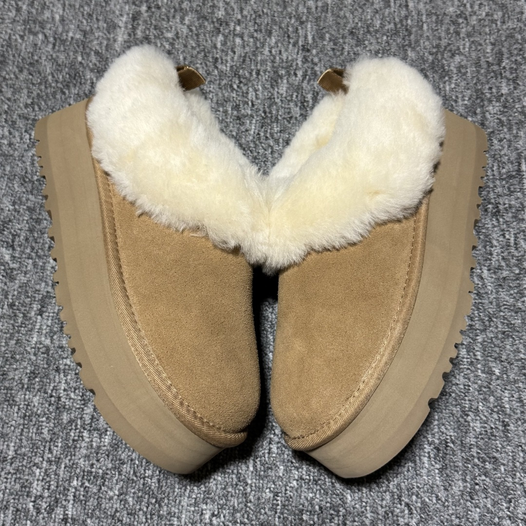 图片[6]-平台外贸专供 UGG Classic 女士雪地靴 1171393 十年品牌制鞋代工厂生产线出品 注重每一处细节 隆丰A级真羊皮毛一体 完全遵循ZP工艺流程打造 尺码：35 36 37 38 39 40-选品中心
