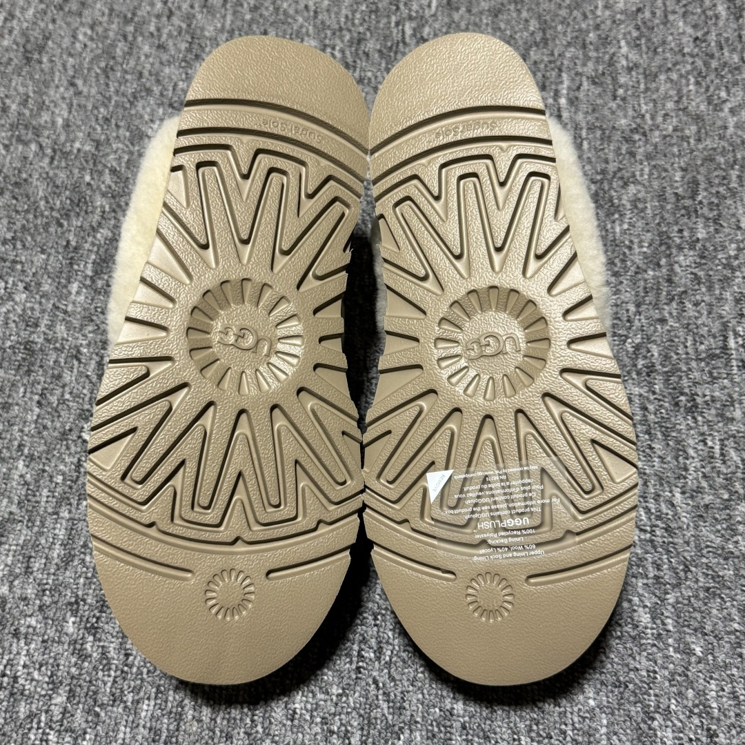 图片[7]-平台外贸专供 UGG Classic 女士雪地靴 1171393 十年品牌制鞋代工厂生产线出品 注重每一处细节 隆丰A级真羊皮毛一体 完全遵循ZP工艺流程打造 尺码：35 36 37 38 39 40-选品中心