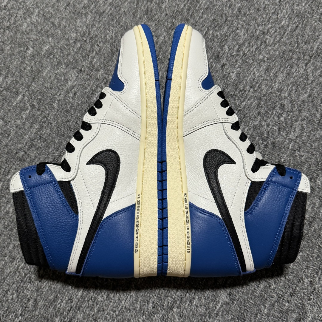 图片[9]-LJR纯原 Travis Scott x Air Jordan 1 High OG TS SP AJ1乔1 TS 联名倒钩 高帮文化篮球鞋 DH3227-105 原厂材料打造 顶级工艺 高端外贸平台 高端零售专供品质 尺码：36 36.5 37.5 38 38.5 39 40 40.5 41 42 42.5 43 44 44.5 45 46 47.5 48.5-选品中心