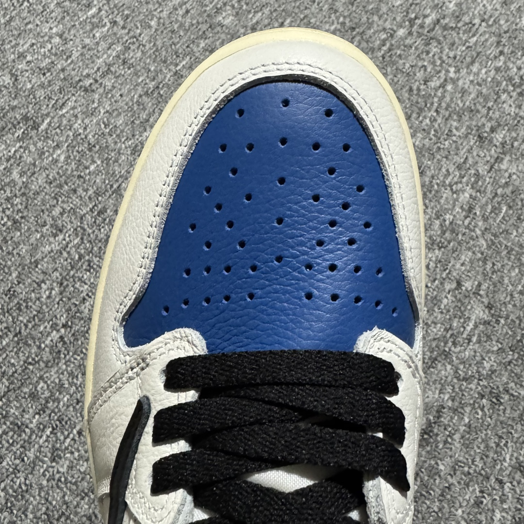 图片[7]-LJR纯原 Travis Scott x Air Jordan 1 High OG TS SP AJ1乔1 TS 联名倒钩 高帮文化篮球鞋 DH3227-105 原厂材料打造 顶级工艺 高端外贸平台 高端零售专供品质 尺码：36 36.5 37.5 38 38.5 39 40 40.5 41 42 42.5 43 44 44.5 45 46 47.5 48.5-选品中心