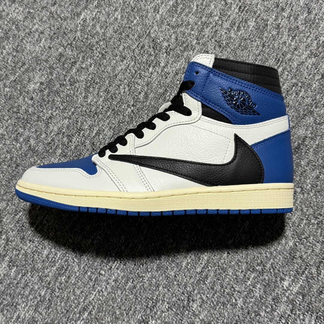 图片[5]-LJR纯原 Travis Scott x Air Jordan 1 High OG TS SP AJ1乔1 TS 联名倒钩 高帮文化篮球鞋 DH3227-105 原厂材料打造 顶级工艺 高端外贸平台 高端零售专供品质 尺码：36 36.5 37.5 38 38.5 39 40 40.5 41 42 42.5 43 44 44.5 45 46 47.5 48.5-选品中心