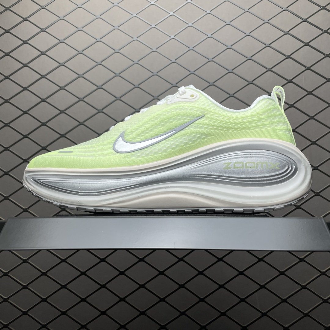 NK Vomero Plus 网面透气跑步鞋 HV8154-103 尺码：35.5 36 36.5 37.5 38 38.5 39 40 40.5 41 42-选品中心