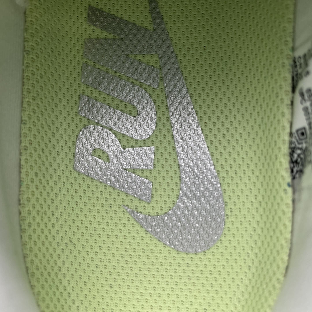 图片[8]-NK Vomero Plus 网面透气跑步鞋 HV8154-103 尺码：35.5 36 36.5 37.5 38 38.5 39 40 40.5 41 42-选品中心