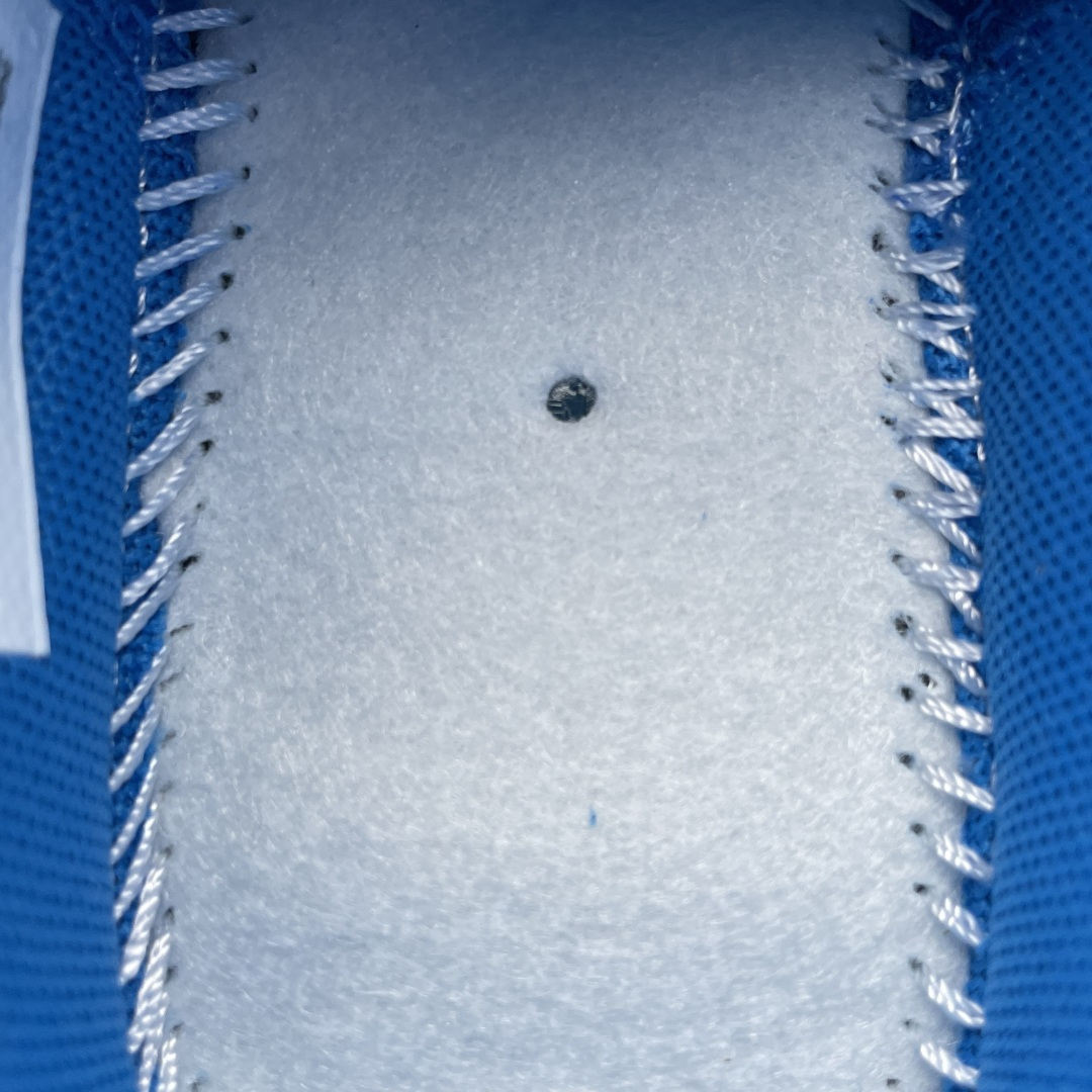 图片[8]-LEGO x NK Air Max Dn 乐高联名气垫跑鞋 FQ7860-102 全新鞋款在同侧采用了圆柱仓式的设计，不仅有防滑耐磨性功能，还搭配了周围一圈柔软的泡棉材质，提供全新的复合脚感八成还是泡棉脚感 尺码：36 37 38 39 40 41 42 43 44 45-选品中心