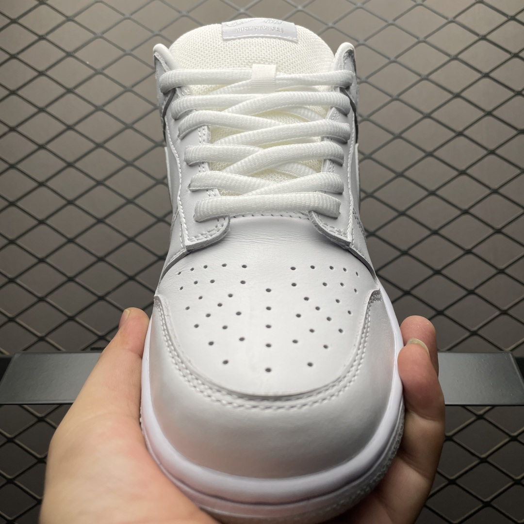 图片[9]-价格更正纯原 Supreme x NK SB Dunk Low 联名款 低帮休闲滑板鞋 HQ8487-100 国内一线头部大厂出品 全新楦头 知名厂牌同源 品质毋庸置疑 实拍所见即所得 尺码：40 40.5 41 42 42.5 43 44 44.5 45 46 47.5-选品中心