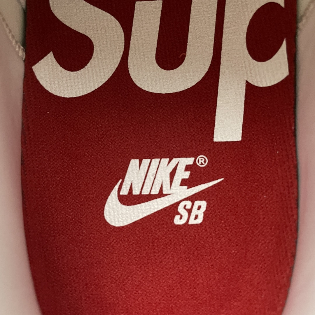 图片[8]-价格更正纯原 Supreme x NK SB Dunk Low 联名款 低帮休闲滑板鞋 HQ8487-100 国内一线头部大厂出品 全新楦头 知名厂牌同源 品质毋庸置疑 实拍所见即所得 尺码：40 40.5 41 42 42.5 43 44 44.5 45 46 47.5-选品中心