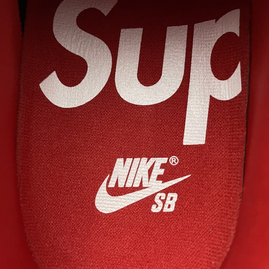 图片[8]-价格更正纯原 Supreme x NK SB Dunk Low 联名款 低帮休闲滑板鞋 HQ8487-001 国内一线头部大厂出品 全新楦头 知名厂牌同源 品质毋庸置疑 实拍所见即所得 尺码：40 40.5 41 42 42.5 43 44 44.5 45 46 47.5-选品中心