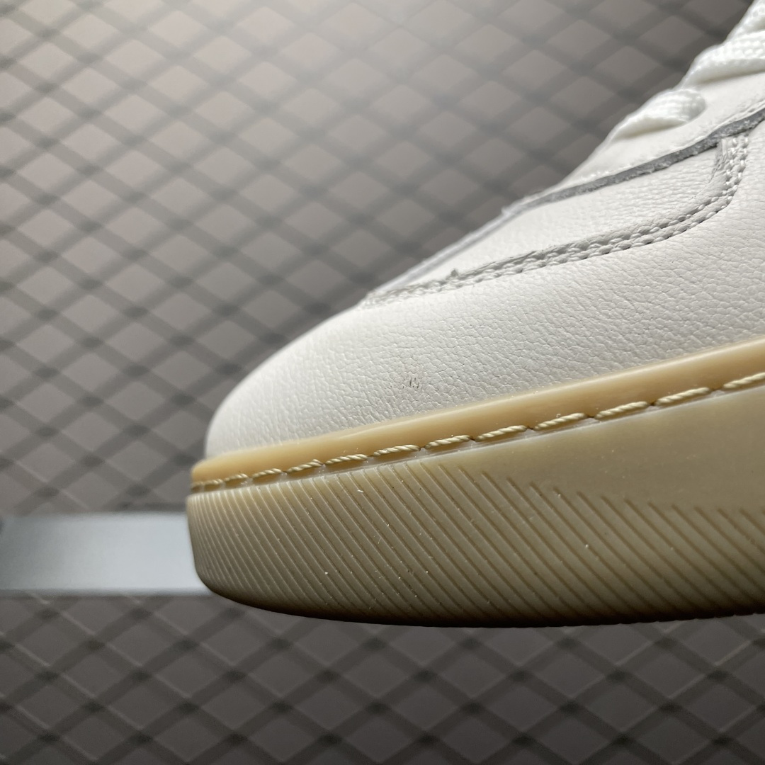 图片[6]-ECCO 爱步 新款时尚德训鞋休闲板鞋 632521 保留板鞋的经典轮廓，同时融入球鞋的流线型线条 打造运动与街头复古的碰撞感 多元色系融和简约风格，松弛诠释街头意趣 轻松打造百变街头造型 经典鞋头设计 将时尚美学与街头文化完美融合 演绎美式复古潮流 邂逅复古时尚 搭载FLUIFORM™直接注塑科技 一体成型贴合脚部，舒适升级 鞋底采用耐磨抓地的橡胶大底 轻松应对日常行走的磨损考验 缤纷色系 玩转街头 尺码：38 39 40 41 42 43 44 皮鞋码-选品中心