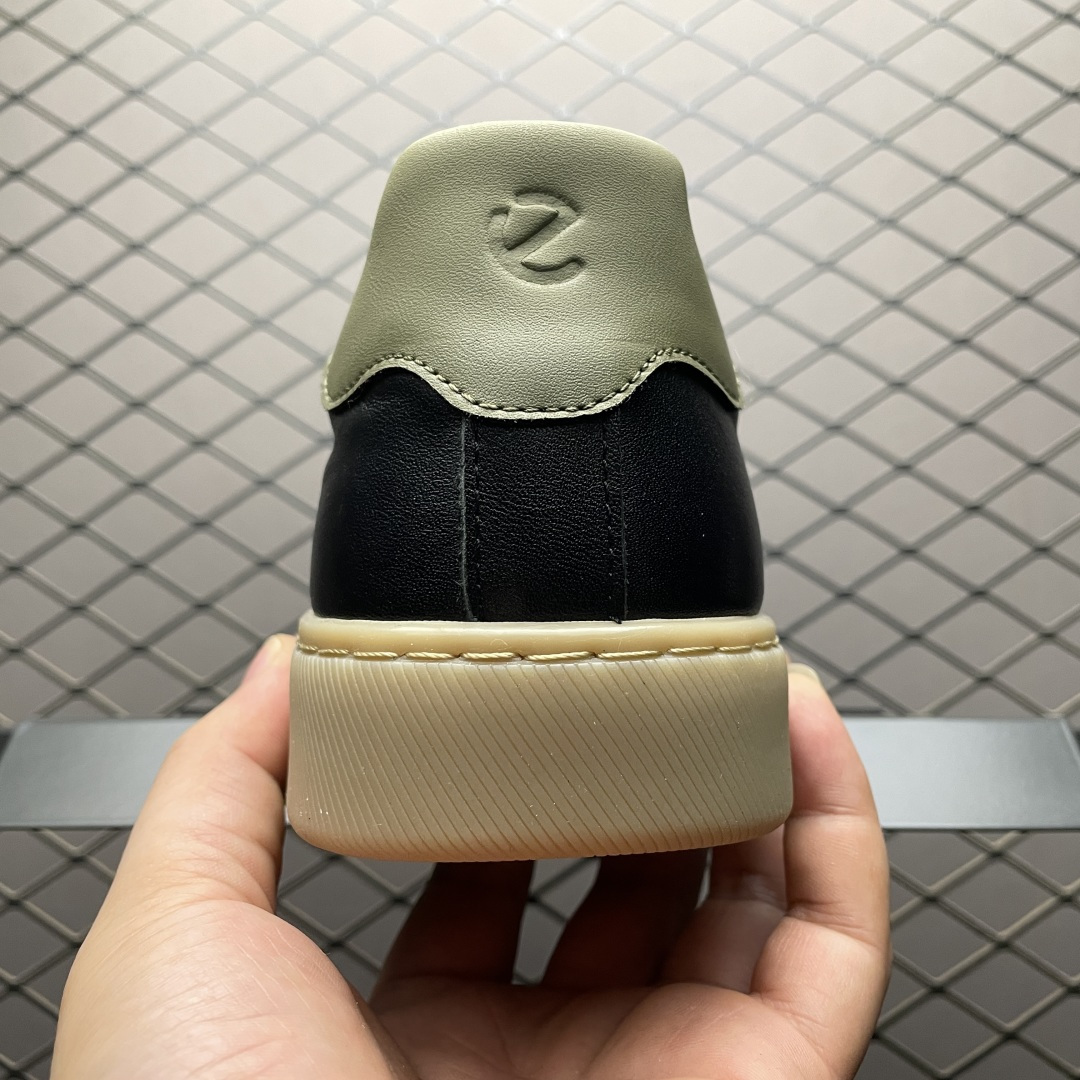 图片[2]-ECCO 爱步 新款时尚德训鞋休闲板鞋 632521 保留板鞋的经典轮廓，同时融入球鞋的流线型线条 打造运动与街头复古的碰撞感 多元色系融和简约风格，松弛诠释街头意趣 轻松打造百变街头造型 经典鞋头设计 将时尚美学与街头文化完美融合 演绎美式复古潮流 邂逅复古时尚 搭载FLUIFORM™直接注塑科技 一体成型贴合脚部，舒适升级 鞋底采用耐磨抓地的橡胶大底 轻松应对日常行走的磨损考验 缤纷色系 玩转街头 尺码：38 39 40 41 42 43 44 皮鞋码-选品中心