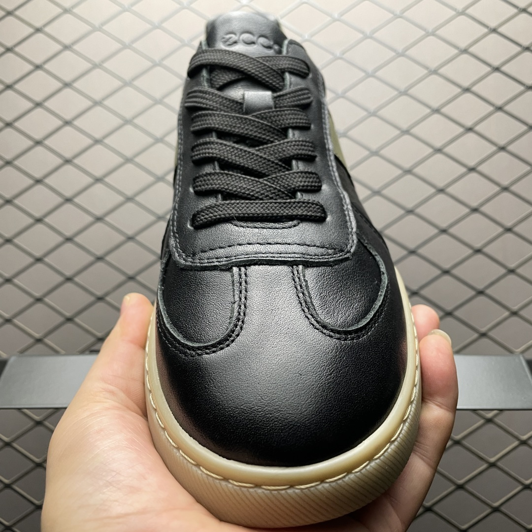 图片[9]-ECCO 爱步 新款时尚德训鞋休闲板鞋 632521 保留板鞋的经典轮廓，同时融入球鞋的流线型线条 打造运动与街头复古的碰撞感 多元色系融和简约风格，松弛诠释街头意趣 轻松打造百变街头造型 经典鞋头设计 将时尚美学与街头文化完美融合 演绎美式复古潮流 邂逅复古时尚 搭载FLUIFORM™直接注塑科技 一体成型贴合脚部，舒适升级 鞋底采用耐磨抓地的橡胶大底 轻松应对日常行走的磨损考验 缤纷色系 玩转街头 尺码：38 39 40 41 42 43 44 皮鞋码-选品中心