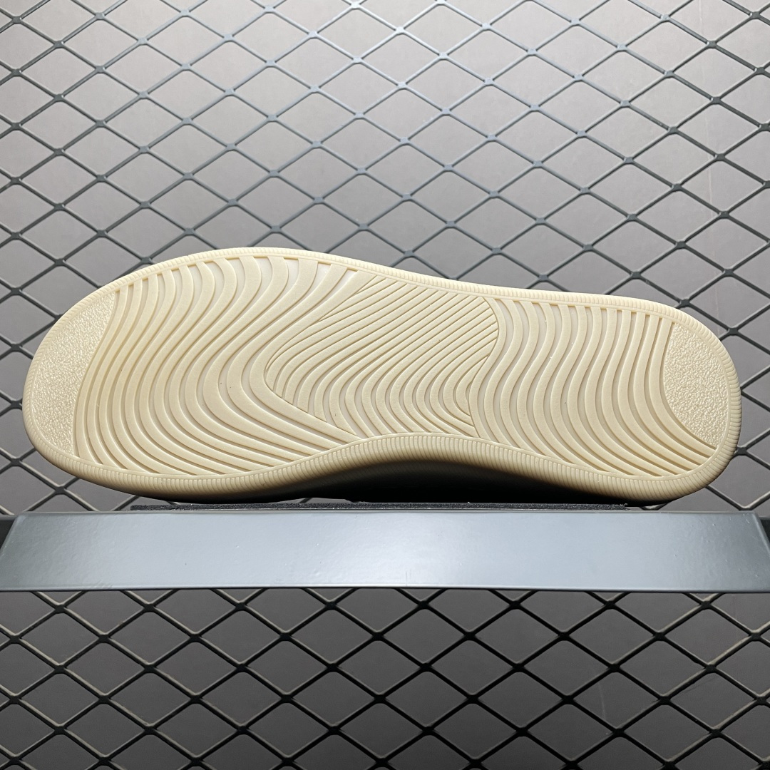 图片[5]-ECCO 爱步 新款时尚德训鞋休闲板鞋 632521 保留板鞋的经典轮廓，同时融入球鞋的流线型线条 打造运动与街头复古的碰撞感 多元色系融和简约风格，松弛诠释街头意趣 轻松打造百变街头造型 经典鞋头设计 将时尚美学与街头文化完美融合 演绎美式复古潮流 邂逅复古时尚 搭载FLUIFORM™直接注塑科技 一体成型贴合脚部，舒适升级 鞋底采用耐磨抓地的橡胶大底 轻松应对日常行走的磨损考验 缤纷色系 玩转街头 尺码：38 39 40 41 42 43 44 皮鞋码-选品中心