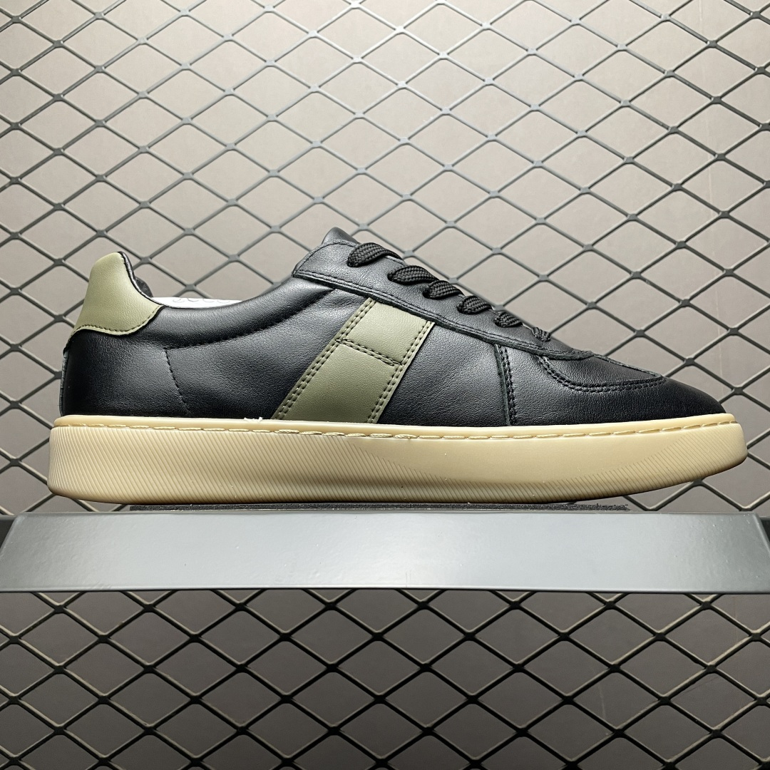 图片[3]-ECCO 爱步 新款时尚德训鞋休闲板鞋 632521 保留板鞋的经典轮廓，同时融入球鞋的流线型线条 打造运动与街头复古的碰撞感 多元色系融和简约风格，松弛诠释街头意趣 轻松打造百变街头造型 经典鞋头设计 将时尚美学与街头文化完美融合 演绎美式复古潮流 邂逅复古时尚 搭载FLUIFORM™直接注塑科技 一体成型贴合脚部，舒适升级 鞋底采用耐磨抓地的橡胶大底 轻松应对日常行走的磨损考验 缤纷色系 玩转街头 尺码：38 39 40 41 42 43 44 皮鞋码-选品中心