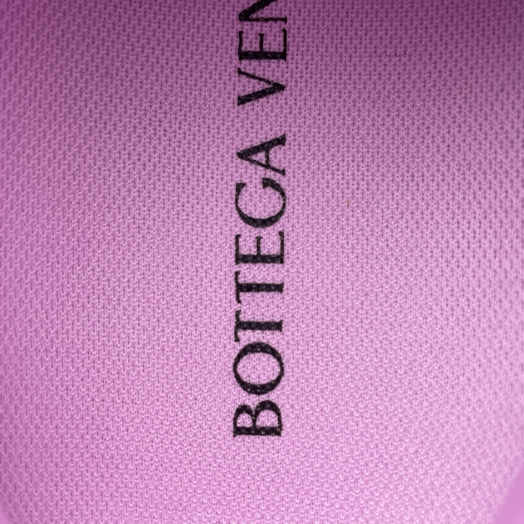图片[8]-BOTTEGA VENETA BV 葆蝶家 王一博同款低帮休闲鞋 采用轻质科技网布面料 搭配几何图案设计橡胶外底 王炸系列 高版本 认准套包工艺 实际增高很多哦，还是一样显腿细非常nice 耐玩耐造 对标对版！套包鞋工艺 认准高版本 大底选用拼色TPU大底 ！配置原版包装 尺码：35 36 37 38 39 40 41 42 43 44 45-选品中心