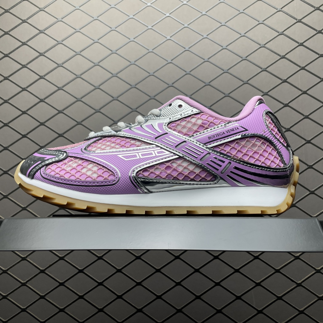 BOTTEGA VENETA BV 葆蝶家 王一博同款低帮休闲鞋 采用轻质科技网布面料 搭配几何图案设计橡胶外底 王炸系列 高版本 认准套包工艺 实际增高很多哦，还是一样显腿细非常nice 耐玩耐造 对标对版！套包鞋工艺 认准高版本 大底选用拼色TPU大底 ！配置原版包装 尺码：35 36 37 38 39 40 41 42 43 44 45-选品中心