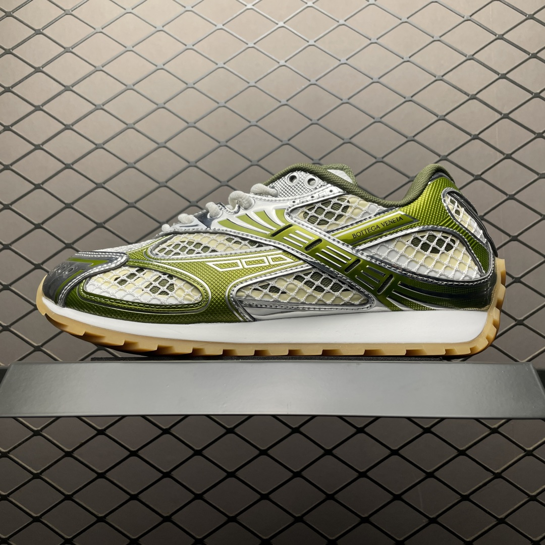 BOTTEGA VENETA BV 葆蝶家 王一博同款低帮休闲鞋 采用轻质科技网布面料 搭配几何图案设计橡胶外底 王炸系列 高版本 认准套包工艺 实际增高很多哦，还是一样显腿细非常nice 耐玩耐造 对标对版！套包鞋工艺 认准高版本 大底选用拼色TPU大底 ！配置原版包装 尺码：35 36 37 38 39 40 41 42 43 44 45-选品中心