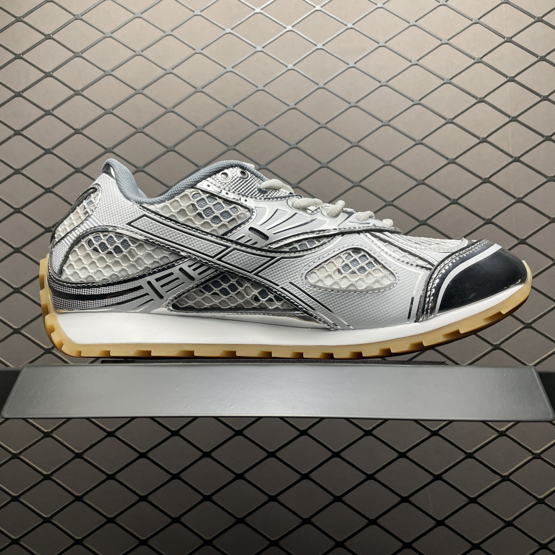 图片[3]-BOTTEGA VENETA BV 葆蝶家 王一博同款低帮休闲鞋 采用轻质科技网布面料 搭配几何图案设计橡胶外底 王炸系列 高版本 认准套包工艺 实际增高很多哦，还是一样显腿细非常nice 耐玩耐造 对标对版！套包鞋工艺 认准高版本 大底选用拼色TPU大底 ！配置原版包装 尺码：35 36 37 38 39 40 41 42 43 44 45-选品中心