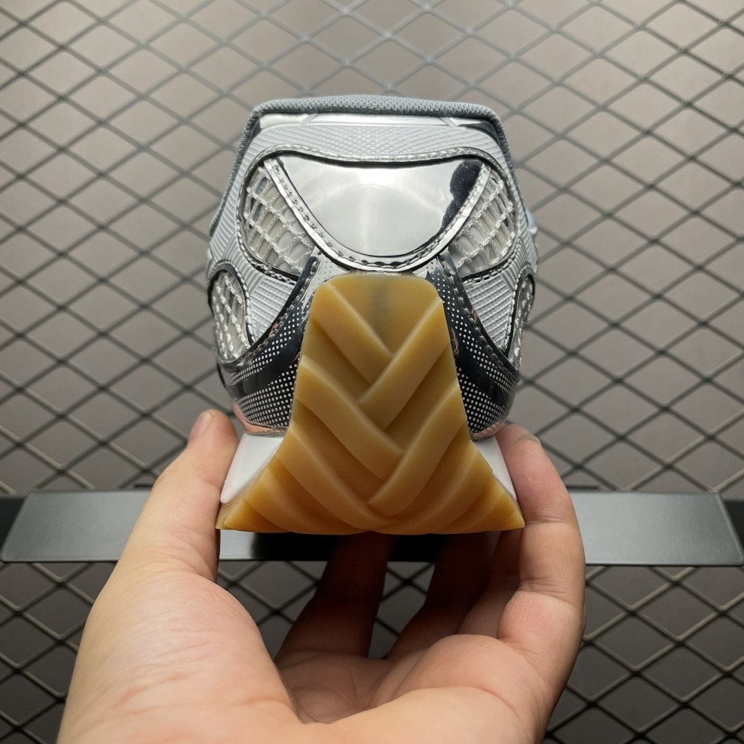 图片[2]-BOTTEGA VENETA BV 葆蝶家 王一博同款低帮休闲鞋 采用轻质科技网布面料 搭配几何图案设计橡胶外底 王炸系列 高版本 认准套包工艺 实际增高很多哦，还是一样显腿细非常nice 耐玩耐造 对标对版！套包鞋工艺 认准高版本 大底选用拼色TPU大底 ！配置原版包装 尺码：35 36 37 38 39 40 41 42 43 44 45-选品中心