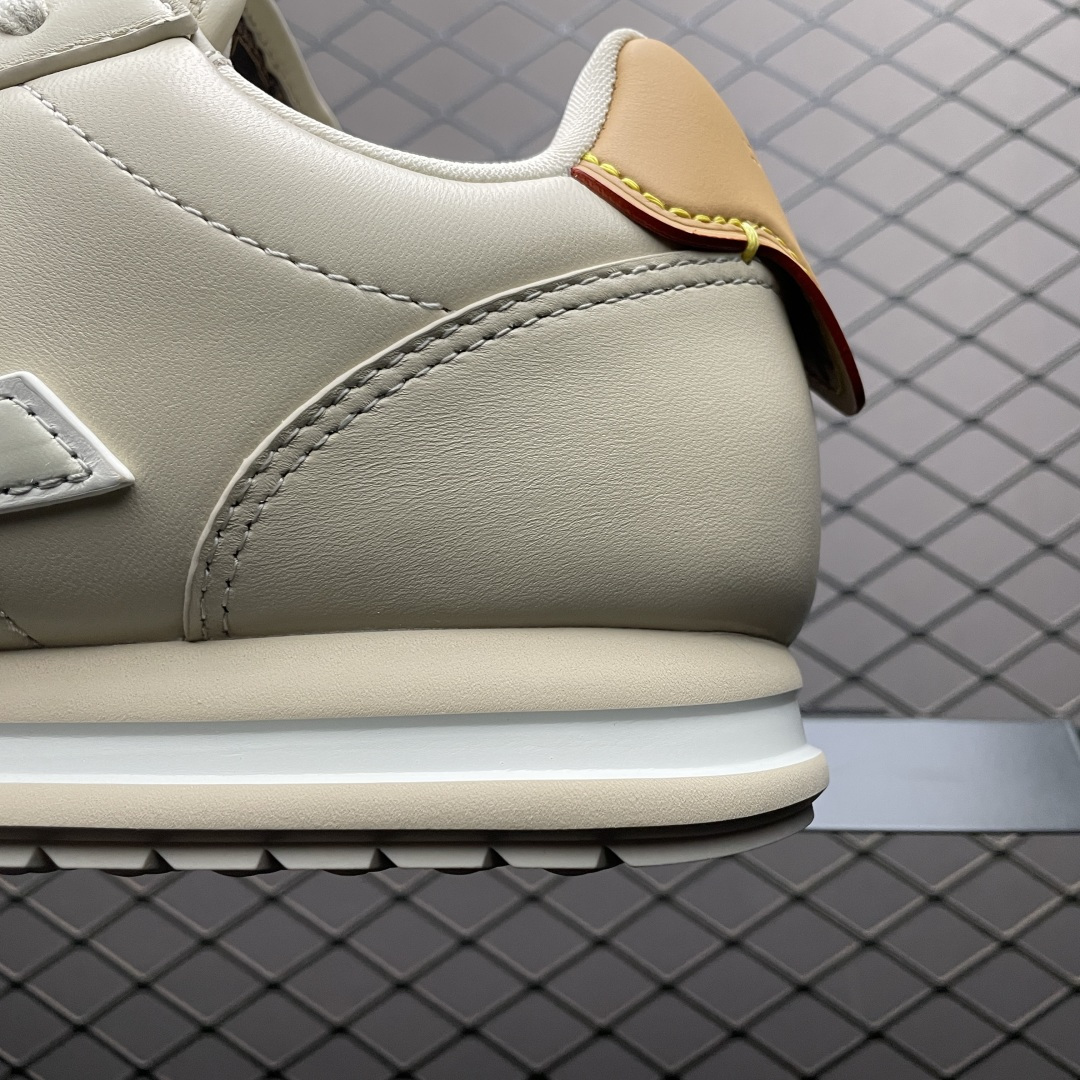 图片[4]-M版纯原 Nigo x Louis Vuitton 路易威登 LV Buttersoft 阿甘鞋 低帮休闲面包鞋 全新订单 高端零售外贸充正专供 原版购入开发 全鞋羊皮 牛皮鞋面 ZP级全套包装 完美楦型 正确卡色 大底TPU 质感媲美原版 细节与原版一致 请注意区分市面通货材 尺码：35 36 37 38 39 40 41 42 43 44 45 46 偏大一码-选品中心