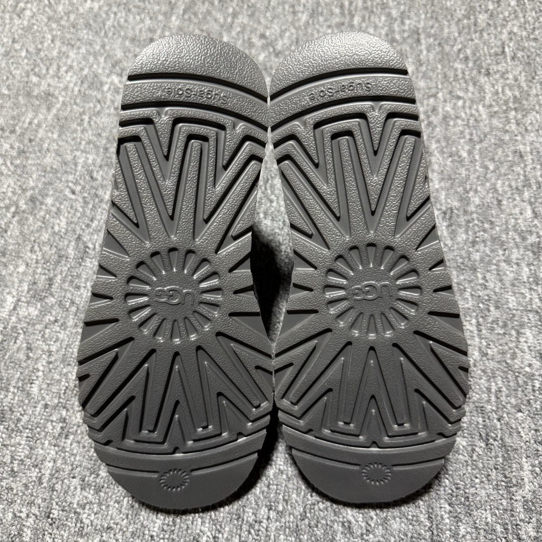 图片[6]-平台外贸专供 UGG 女士雪地靴 1016222 十年品牌制鞋代工厂生产线出品 注重每一处细节 隆丰A级真羊皮毛一体 完全遵循ZP工艺流程打造 尺码：35 36 37 38 39 40-选品中心