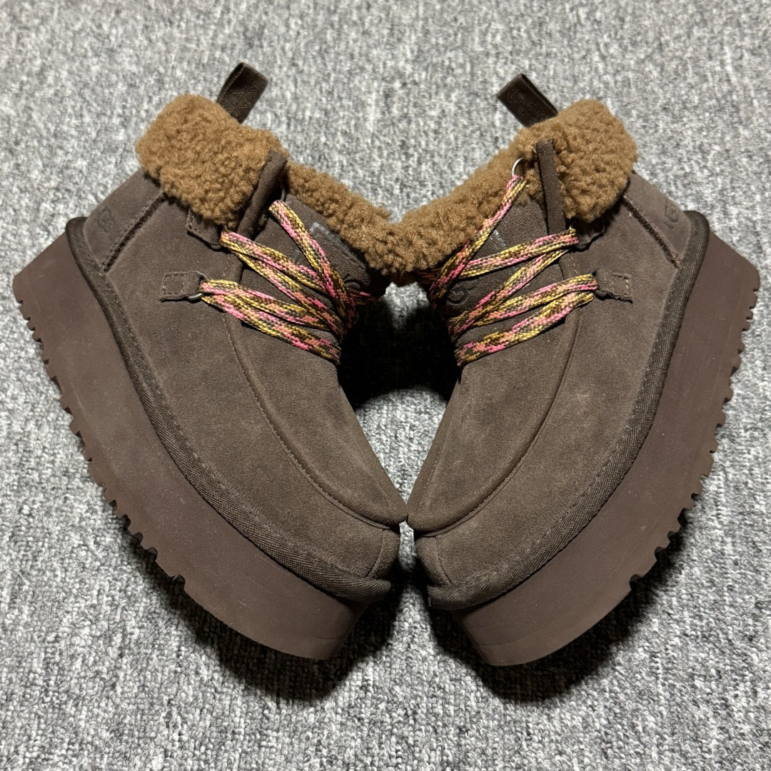 图片[2]-平台外贸专供 UGG 女款雪地靴 1143954 十年品牌制鞋代工厂生产线出品 注重每一处细节 隆丰A级真羊皮毛一体 完全遵循ZP工艺流程打造 尺码：35 36 37 38 39 40-选品中心