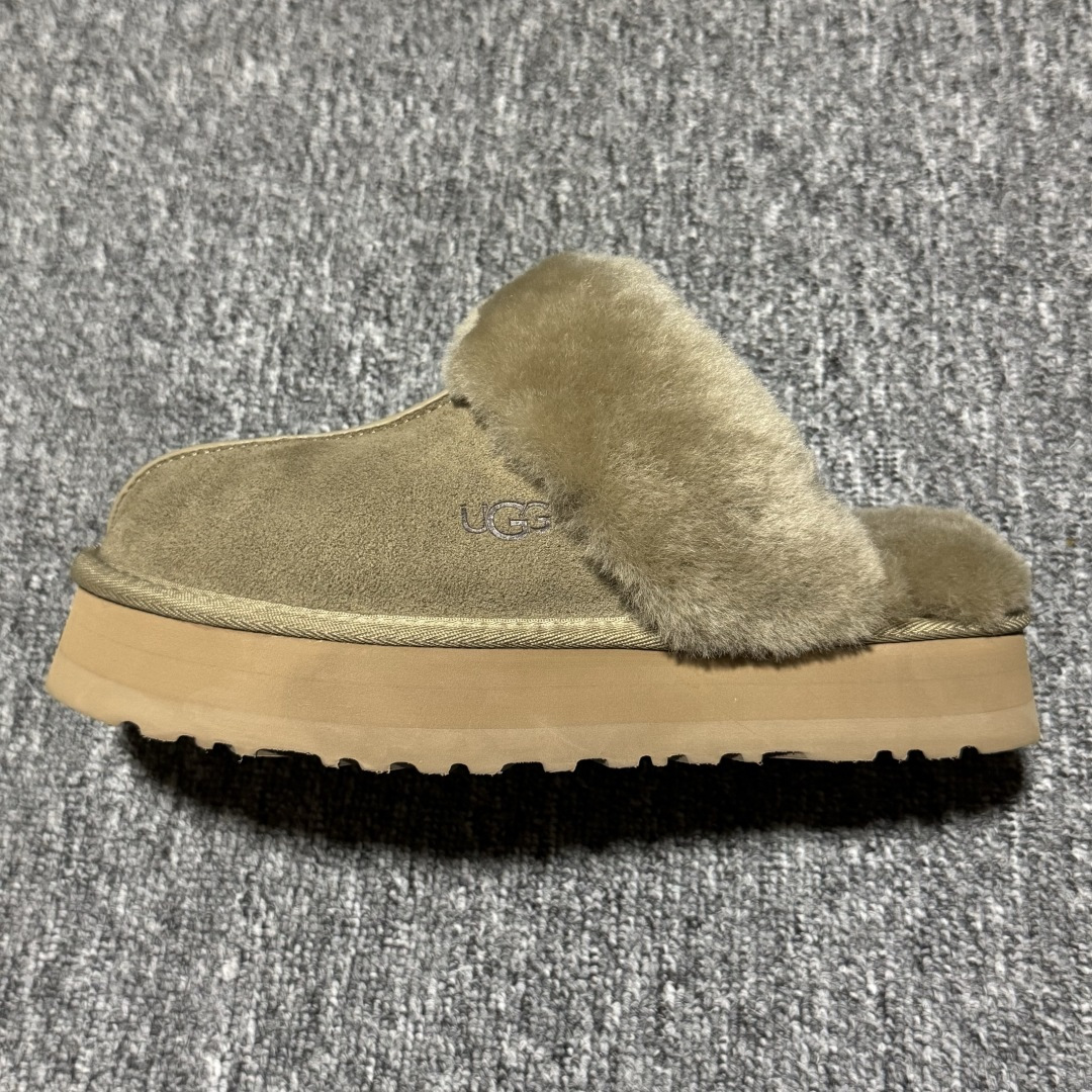 图片[5]-平台外贸专供 UGG 女款雪地靴 1122550 十年品牌制鞋代工厂生产线出品 注重每一处细节 隆丰A级真羊皮毛一体 完全遵循ZP工艺流程打造 尺码：35 36 37 38 39 40 4-选品中心