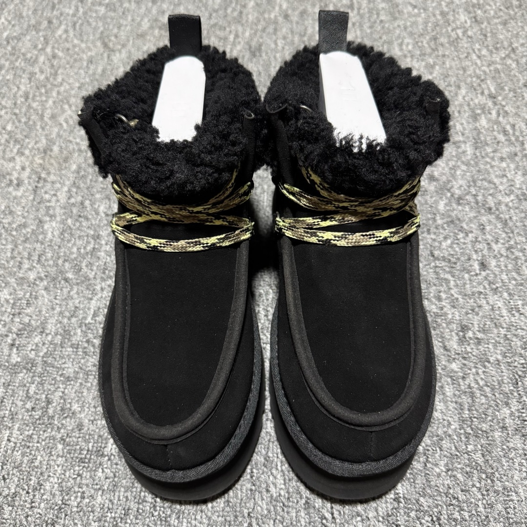 图片[4]-平台外贸专供 UGG 女款雪地靴 1143954 十年品牌制鞋代工厂生产线出品 注重每一处细节 隆丰A级真羊皮毛一体 完全遵循ZP工艺流程打造 尺码：35 36 37 38 39 40-选品中心