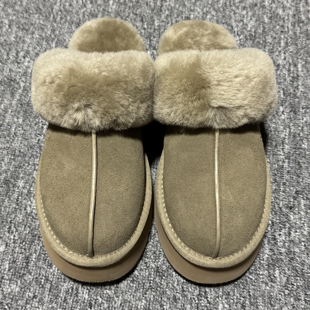 图片[4]-平台外贸专供 UGG 女款雪地靴 1122550 十年品牌制鞋代工厂生产线出品 注重每一处细节 隆丰A级真羊皮毛一体 完全遵循ZP工艺流程打造 尺码：35 36 37 38 39 40 4-选品中心
