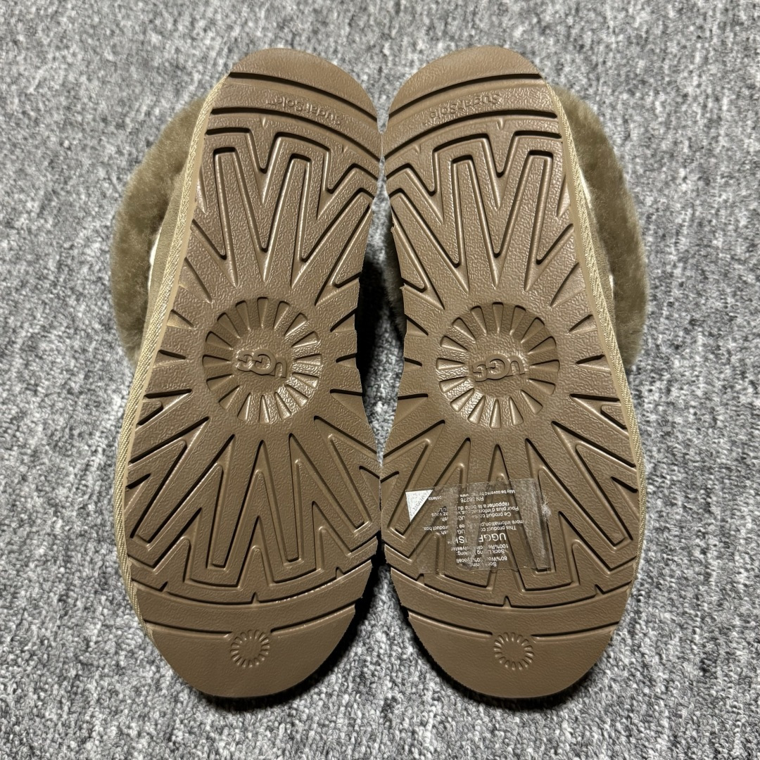 图片[2]-平台外贸专供 UGG 女款雪地靴 1134810 薄底 十年品牌制鞋代工厂生产线出品 注重每一处细节 隆丰A级真羊皮毛一体 完全遵循ZP工艺流程打造 尺码：35 36 37 38 39 40-选品中心