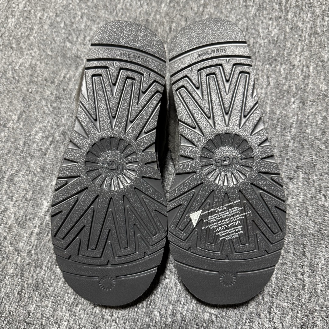 图片[5]-平台外贸专供 UGG 女款雪地靴 1134810 薄底 十年品牌制鞋代工厂生产线出品 注重每一处细节 隆丰A级真羊皮毛一体 完全遵循ZP工艺流程打造 尺码：35 36 37 38 39 40-选品中心