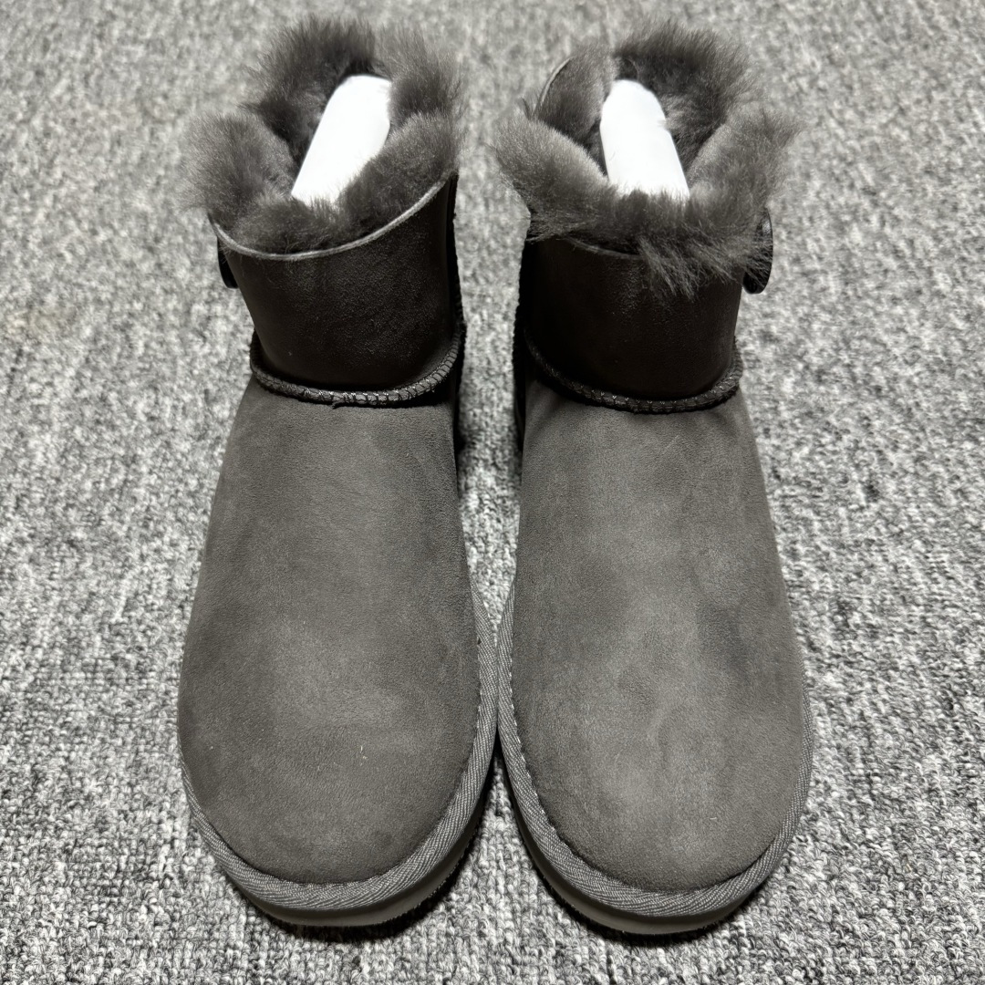 图片[4]-平台外贸专供 UGG 女款雪地靴 1016422 十年品牌制鞋代工厂生产线出品 注重每一处细节 隆丰A级真羊皮毛一体 完全遵循ZP工艺流程打造 尺码：35 36 37 38 39 40-选品中心