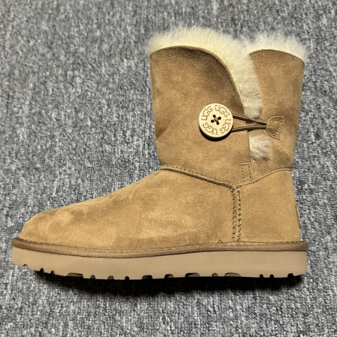 图片[2]-平台外贸专供 UGG 女款雪地靴 1016226 十年品牌制鞋代工厂生产线出品 注重每一处细节 隆丰A级真羊皮毛一体 完全遵循ZP工艺流程打造 尺码：35 36 37 38 39 40-选品中心