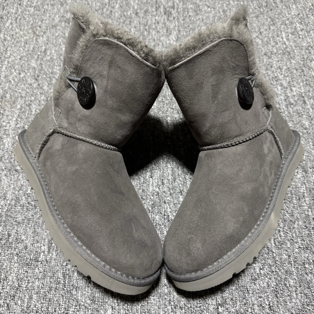 图片[4]-平台外贸专供 UGG 女款雪地靴 1016226 十年品牌制鞋代工厂生产线出品 注重每一处细节 隆丰A级真羊皮毛一体 完全遵循ZP工艺流程打造 尺码：35 36 37 38 39 40-选品中心