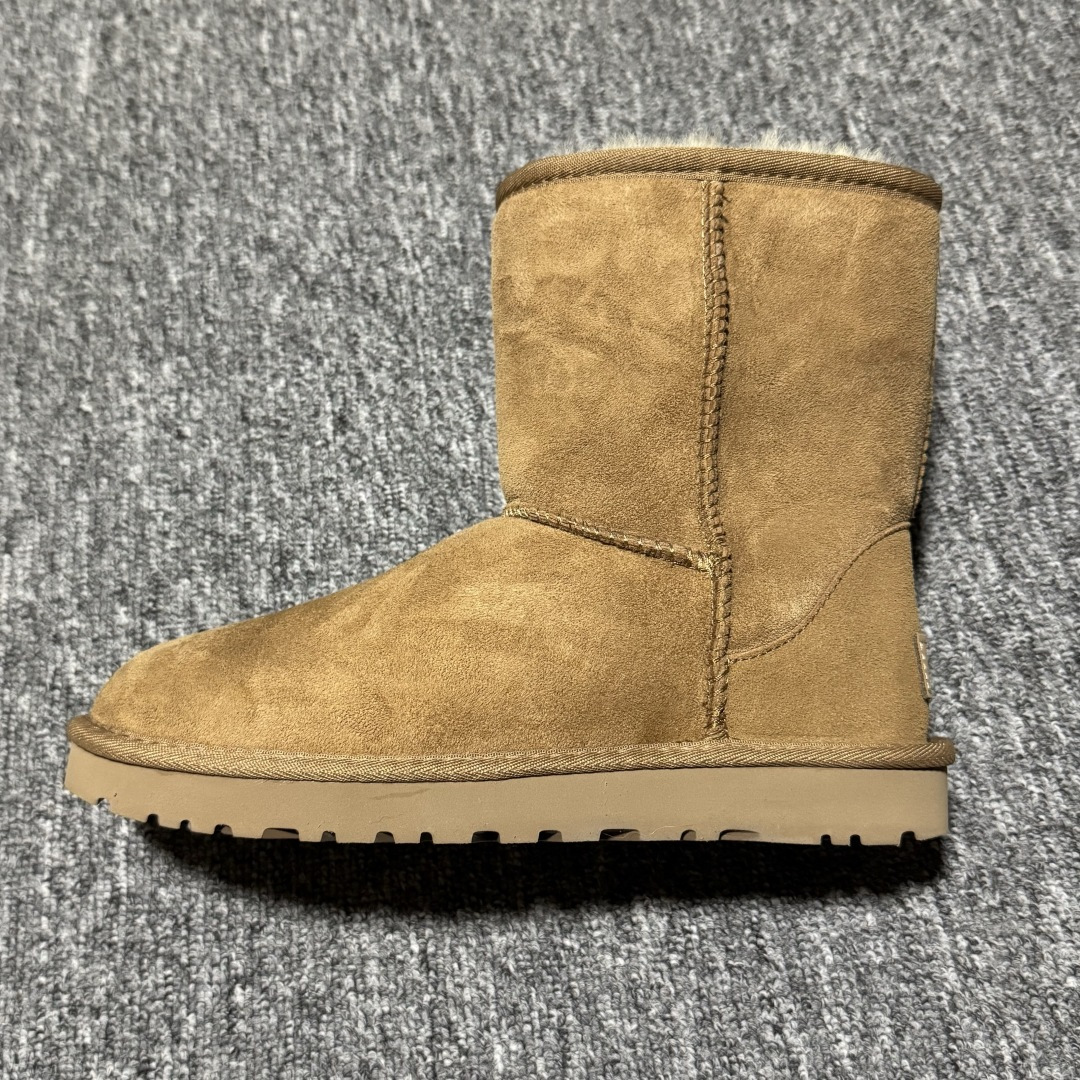 图片[2]-平台外贸专供 UGG 女款雪地靴 1016233 十年品牌制鞋代工厂生产线出品 注重每一处细节 隆丰A级真羊皮毛一体 完全遵循ZP工艺流程打造 尺码：35 36 37 38 39 40-选品中心