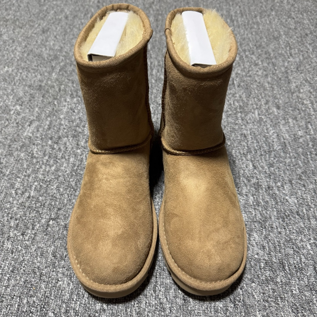 平台外贸专供 UGG 女款雪地靴 1016233 十年品牌制鞋代工厂生产线出品 注重每一处细节 隆丰A级真羊皮毛一体 完全遵循ZP工艺流程打造 尺码：35 36 37 38 39 40-选品中心