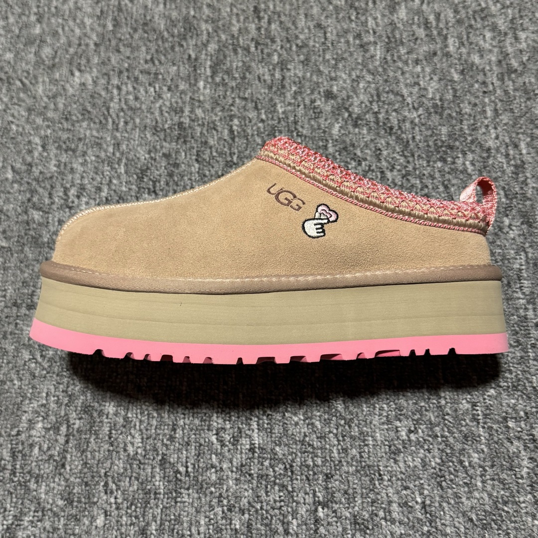 图片[2]-平台外贸专供 UGG 女款雪地靴 1122553 十年品牌制鞋代工厂生产线出品 注重每一处细节 隆丰A级真羊皮毛一体 完全遵循ZP工艺流程打造 尺码：35 36 37 38 39 40-选品中心