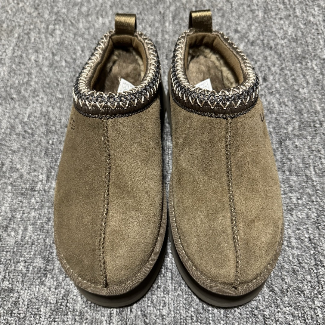 图片[5]-平台外贸专供 UGG 女款雪地靴 1122553 十年品牌制鞋代工厂生产线出品 注重每一处细节 隆丰A级真羊皮毛一体 完全遵循ZP工艺流程打造 尺码：35 36 37 38 39 40-选品中心