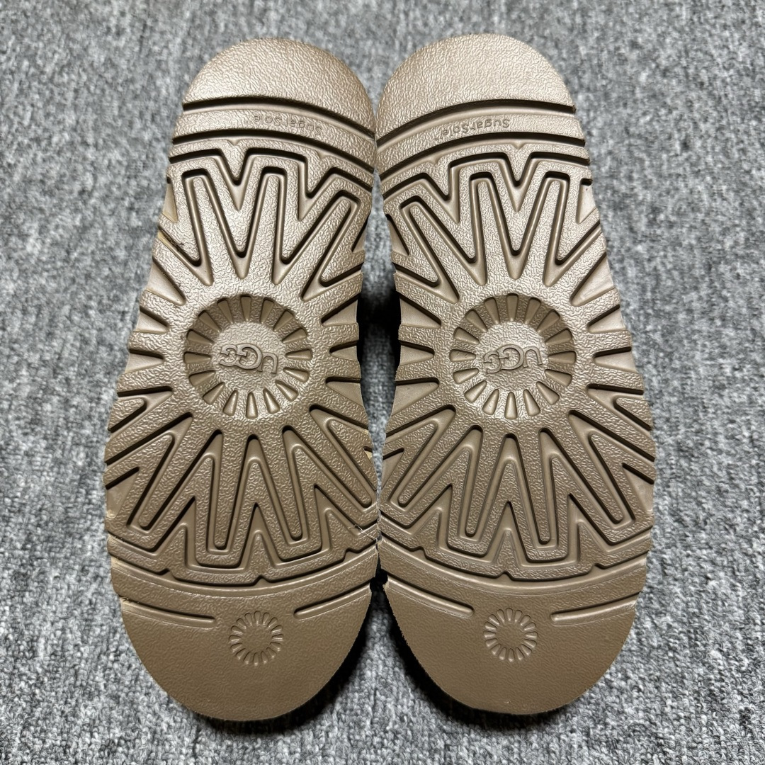 图片[3]-平台外贸专供 UGG 女款雪地靴 1122553 十年品牌制鞋代工厂生产线出品 注重每一处细节 隆丰A级真羊皮毛一体 完全遵循ZP工艺流程打造 尺码：35 36 37 38 39 40-选品中心