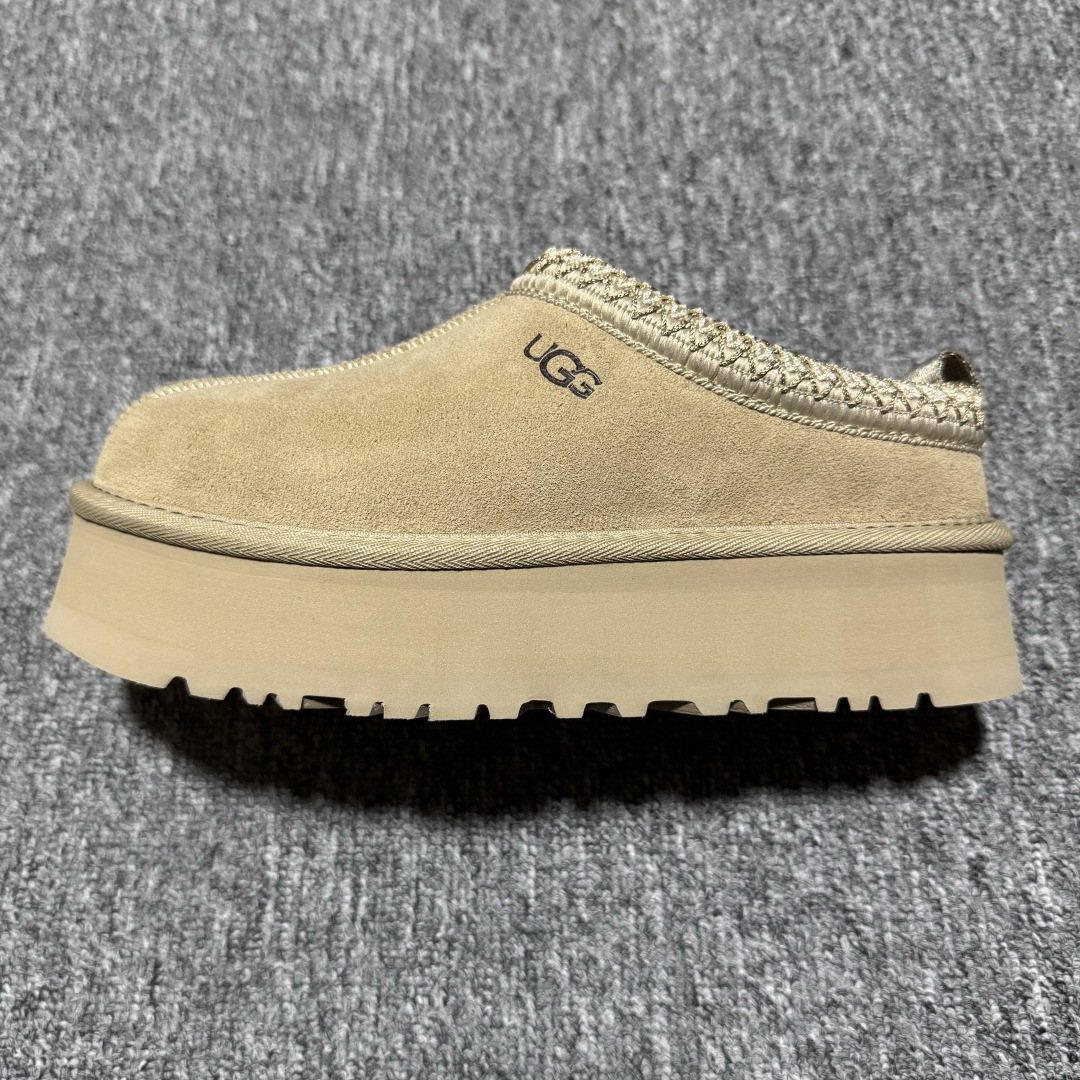 图片[5]-平台外贸专供 UGG 女款雪地靴 1122553 十年品牌制鞋代工厂生产线出品 注重每一处细节 隆丰A级真羊皮毛一体 完全遵循ZP工艺流程打造 尺码：35 36 37 38 39 40-选品中心