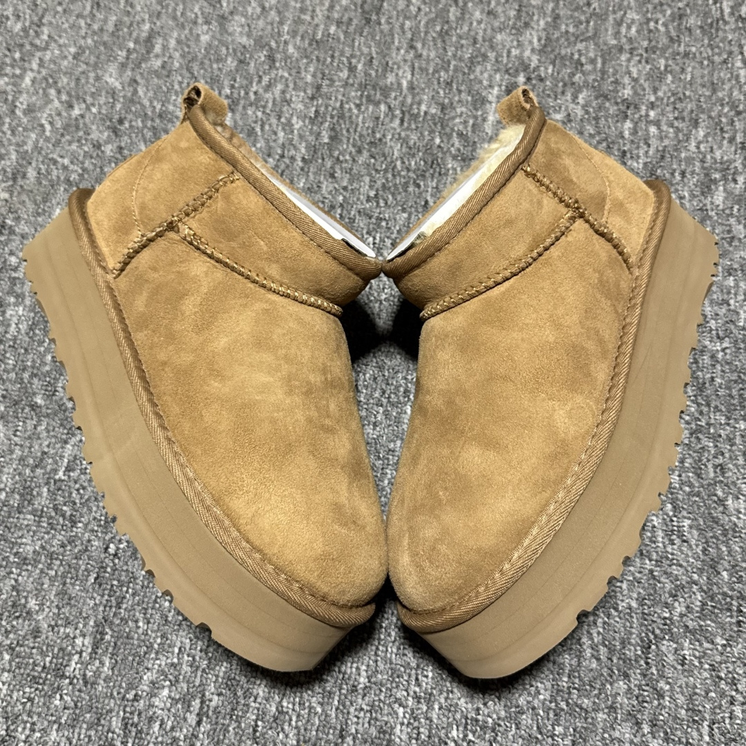 图片[3]-平台外贸专供 UGG 女款雪地靴 1135093 三公分 十年品牌制鞋代工厂生产线出品 注重每一处细节 隆丰A级真羊皮毛一体 完全遵循ZP工艺流程打造 尺码：35 36 37 38 39 40-选品中心