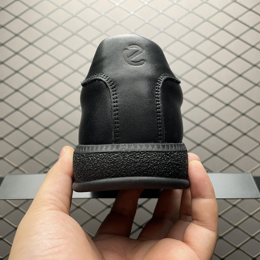 图片[2]-ECCO 爱步 休闲鞋 真皮系带舒适板鞋 635398 黄景瑜同款街头时尚户外系列 鞋面采用ECCO家族工艺牛皮革 纹理自然光泽 细腻柔软 独具时尚色彩 便捷简约系带设计，可自由调节松紧 贴合脚型 PU中底，橡胶大底 实力增高后跟底 抓地力强 具有良好的耐磨性 轻盈柔韧 舒适耐穿 简约设计黑武士 出街独具风采 尺码：38 39 40 41 42 43 44（皮鞋码）-选品中心